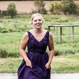 Meet your Posher, Carrie